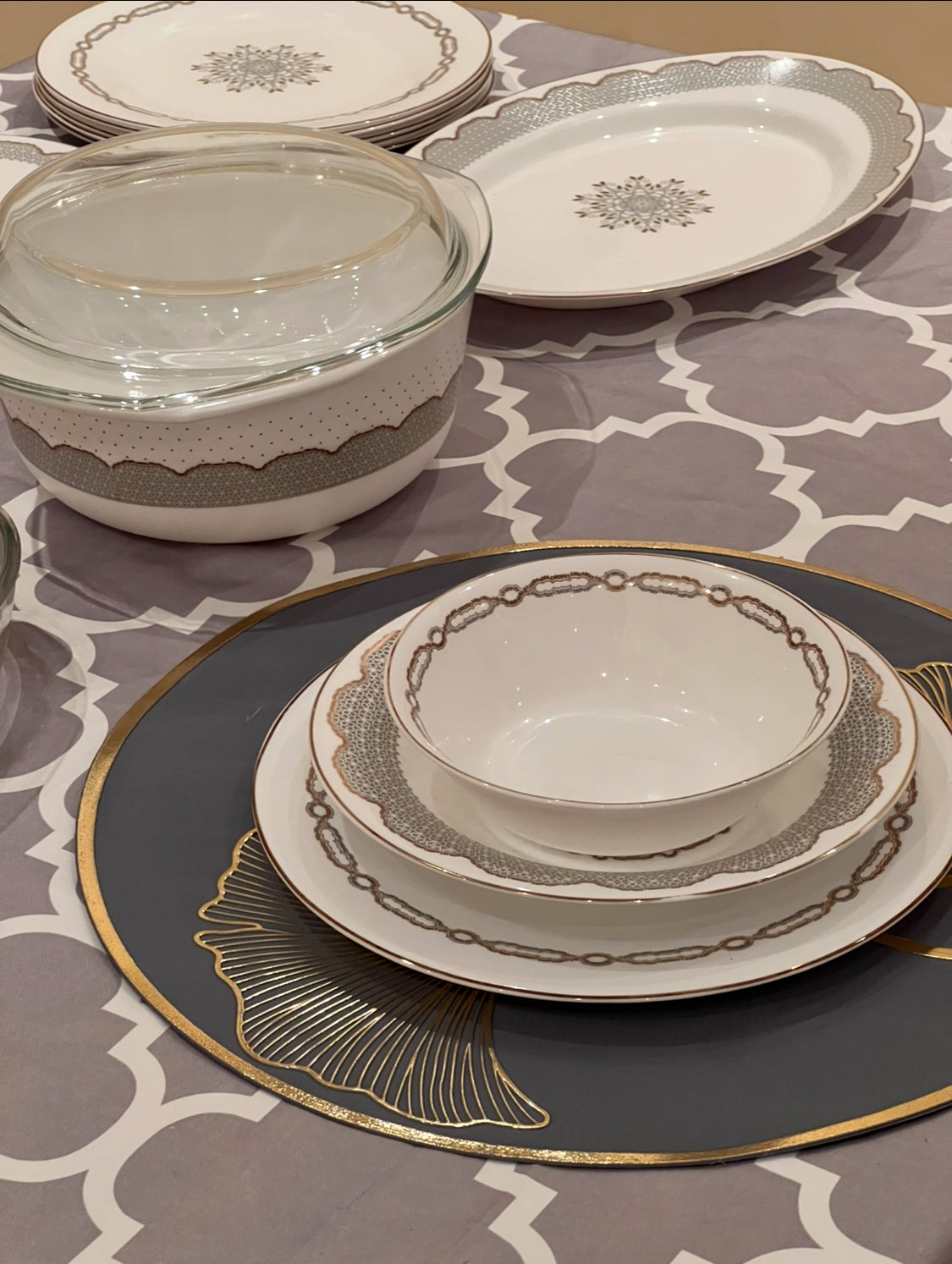 Service a Table Gris 53pcs + Cadeau 36pcs