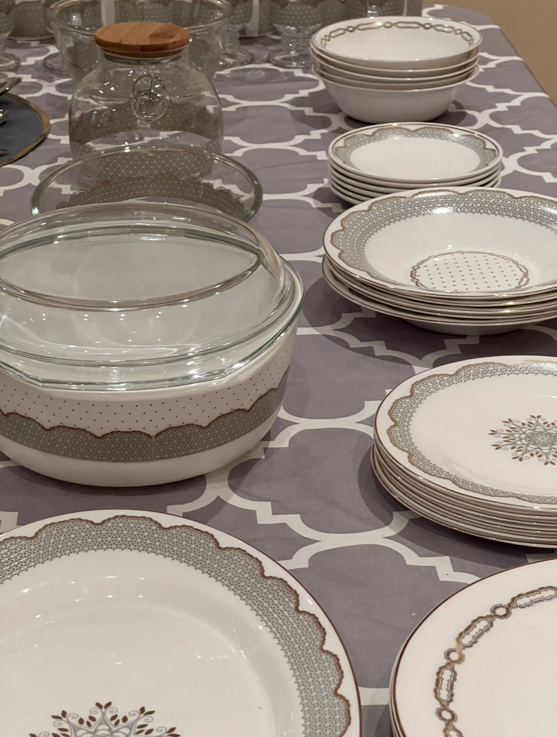 Service a Table Gris 53pcs + Cadeau 36pcs